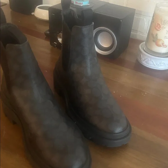 Collin Boot In Signature Canvas - Picture 3 of 7